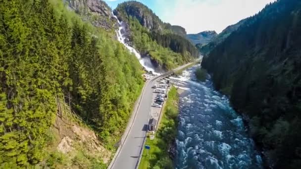 Filmagem aérea Cachoeira Latefossen Noruega — Vídeo de Stock