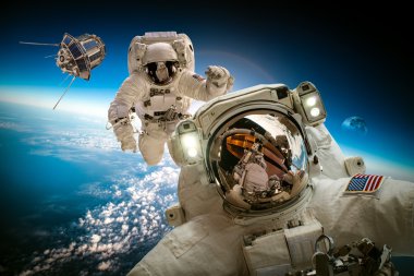 Uzayda Astronot