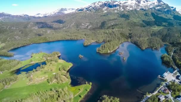 空中映像 Latefossen 滝オッダ ノルウェー。Latefoss は、強力なツイン滝です。俯瞰からの眺め. — ストック動画