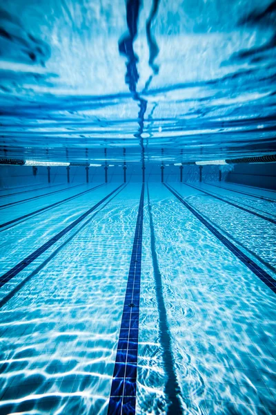 Swimmingpool bakgrund — Stockfoto