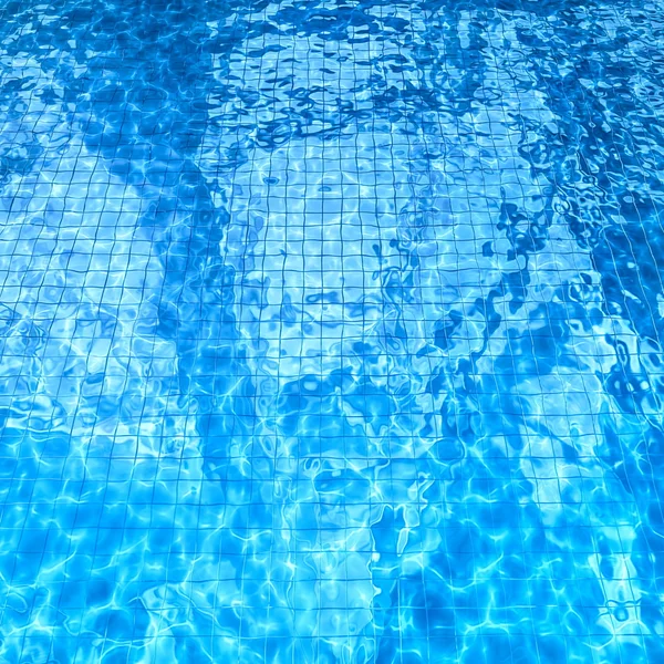 Yüzme Havuzu güneş parlamayı su ile Telifsiz Stok Fotoğraflar