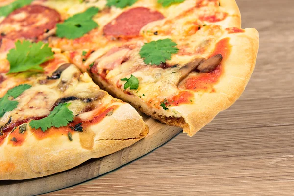 Home made pizza — Stock Photo, Image