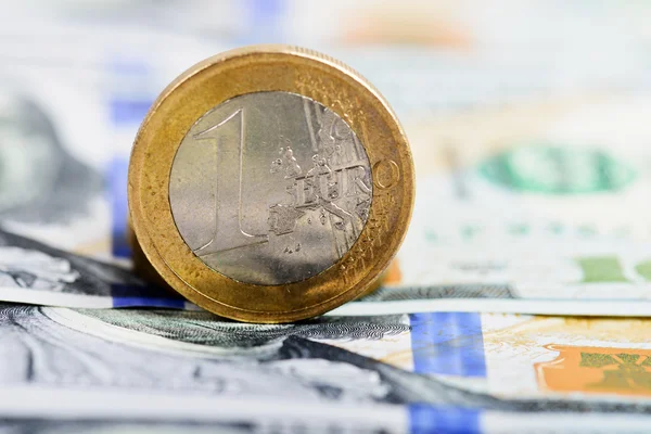 Одна монета евро — стоковое фото