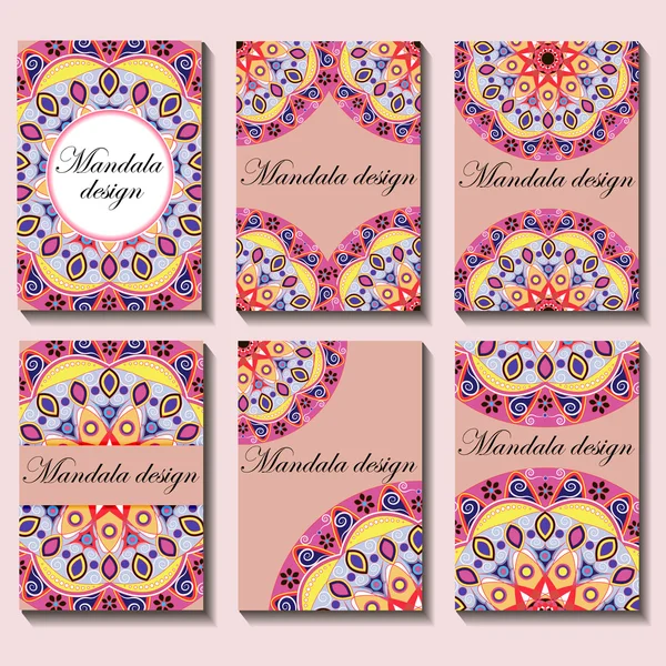 Conjunto de tarjetas de visita Vector Vintage. Patrón de mandala floral y adornos . — Archivo Imágenes Vectoriales