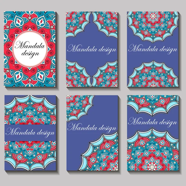 Conjunto de tarjetas de visita Vector Vintage. Patrón de mandala floral y adornos . — Archivo Imágenes Vectoriales