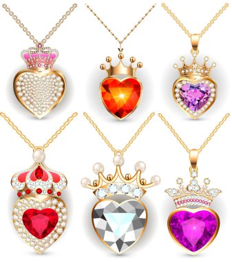 Beyaz arka planda değerli taşlardan yapılmış kalbi ve tacı olan kolyeler.