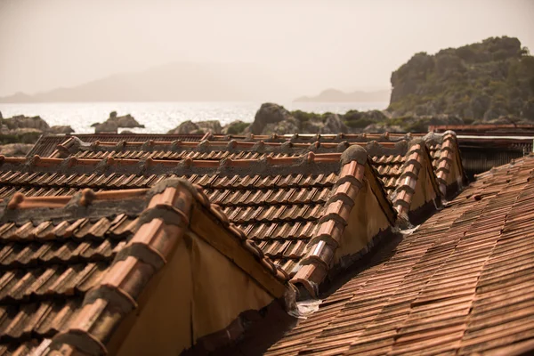 Mattonelle vecchio tetto mare — Foto Stock