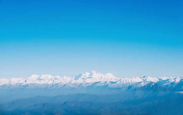 山脈パノラマ雪の山ヒマラヤの風景 — ストック写真