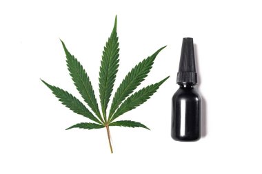 Tıbbi esrar, ormedikal marihuana CBD yağı esrar bitkisinden CBD çıkarılarak yapılır