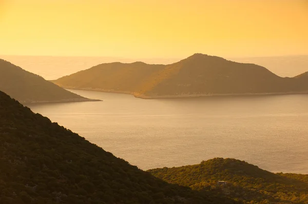 Dawn havet bergen — Stockfoto