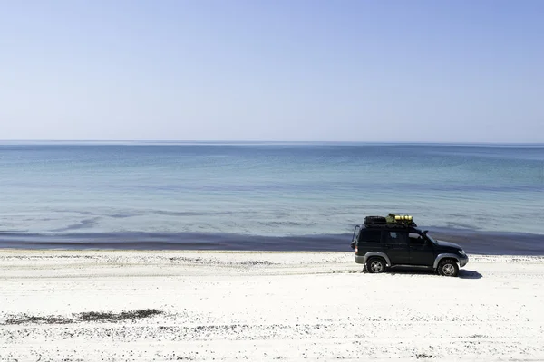 Zee zand auto 's — Stockfoto