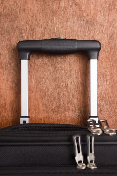 Extendable handle suitcase traveler. — Stock Photo, Image