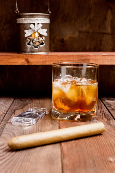 Glass of whiskey and cigar — Stock Photo, Image