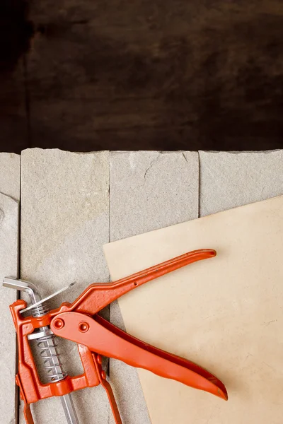 Empreiteiros de construção de metal Caulking Gun Tool — Fotografia de Stock