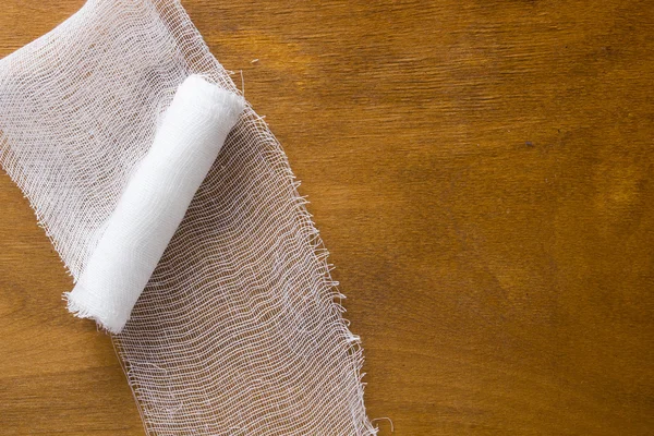 白い医療ガーゼの包帯 — ストック写真
