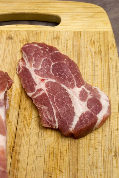Carne cruda affettata di maiale — Foto Stock