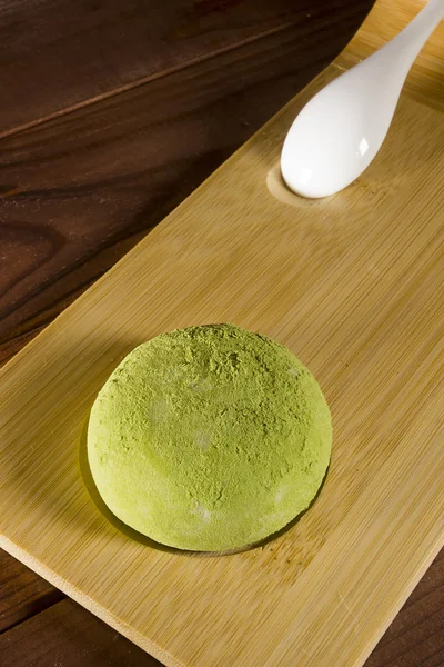 Traditional Japanese mochi with flavor of green tea — Stock Photo, Image