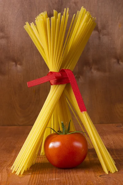 Tomate im Spaghetti-Zelt — Stockfoto