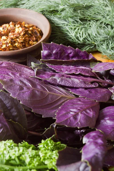 Vegetables and fresh herbs — Stock Photo, Image