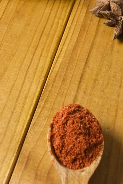 Gemalen paprika en steranijs — Stockfoto