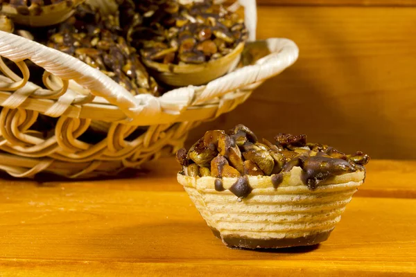 Semillas de girasol Galletas con chocolate en cesta de gofres — Foto de Stock