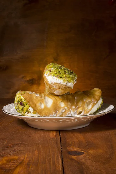 Classic Sicilian cannoli — Stock Photo, Image