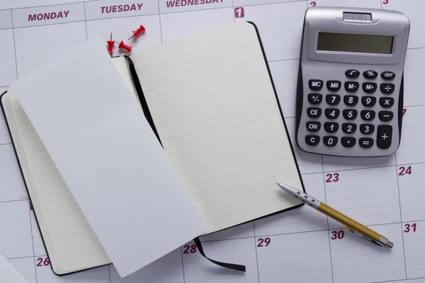 Negocios diarios en el calendario de la oficina —  Fotos de Stock