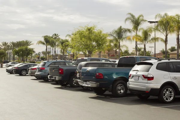 Coches en el estacionamiento —  Fotos de Stock