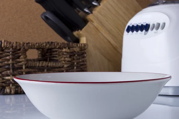 Empty soup plate on the kitchen table — Stock Photo, Image