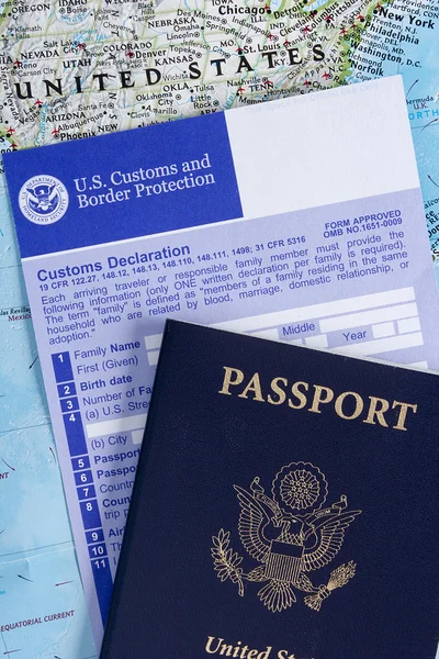 Pasaporte con declaración en aduana — Foto de Stock