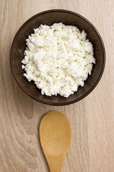 Queso culinario en un bol de barro — Foto de Stock