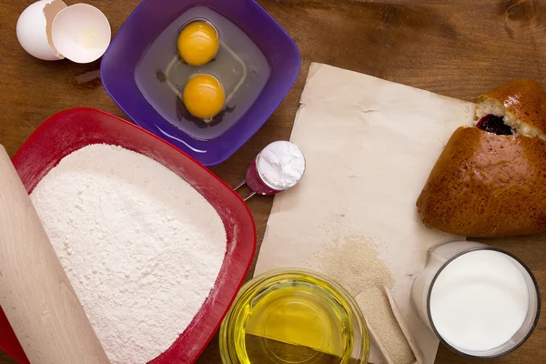 Teig für Kuchen und Marmelade — Stockfoto