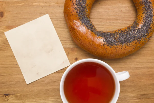 Bagel con semillas de amapola — Foto de Stock