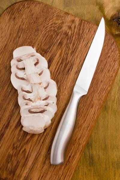 Field mushrooms on a cutting board — Stock Photo, Image