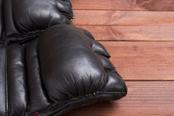 Guantes de cuero para luchar sin reglas —  Fotos de Stock