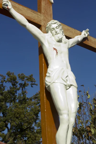 Figura de Jesús crucificado en la cruz —  Fotos de Stock
