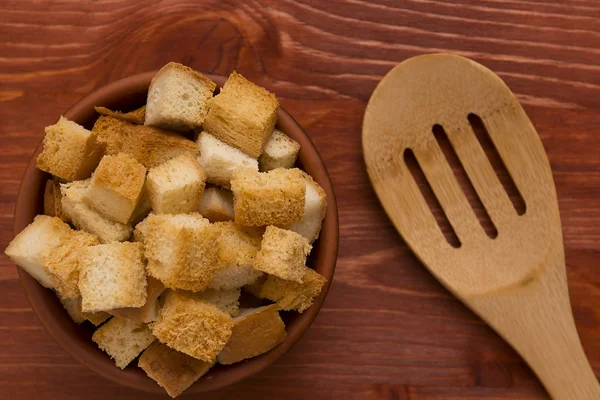 Würfel von Brotcroutons von Weißbrot — Stockfoto