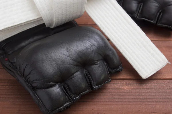 Кожаные перчатки для борьбы без правил — стоковое фото