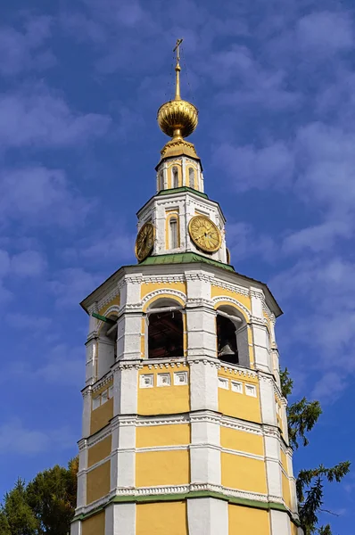 Parte superior del antiguo campanario ortodoxo — Foto de Stock