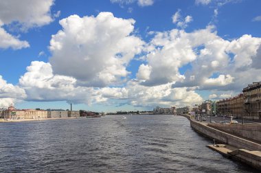 Neva Nehri güneşli yaz günü, St. Petersburg,
