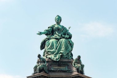 Avusturya İmparatoriçesi Maria Theresa Walburga Amalia Christina 'nın (1717-1780) anıtı Viyana' nın merkezinde.