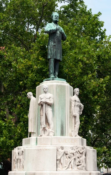 2019年7月30日 オーストリア ウィーン市政治家記念碑 ウィーン市長 オーストリア キリスト教社会党創設者カール レーガー 1844年 1910年 ウィーン市公園 — ストック写真