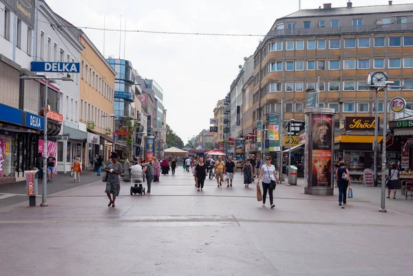 Vienna Austria July 2019 People Walk Favoriten Street — Stock Photo, Image