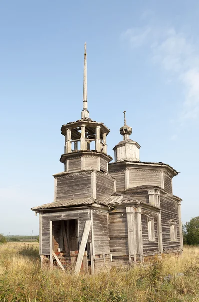 Ancienne église en bois détruite — Photo