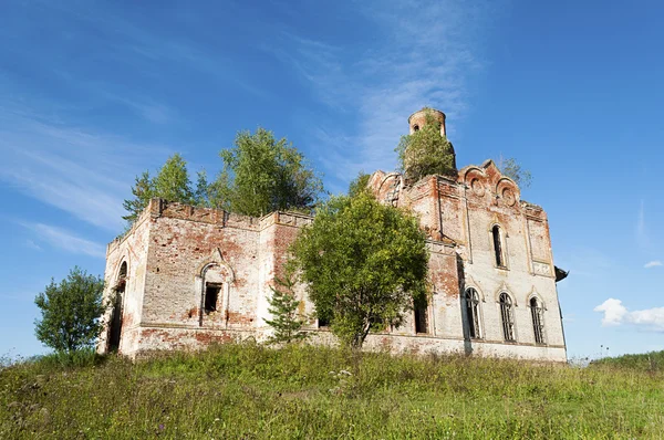 Руїни старої православної церкви — стокове фото