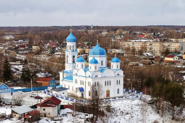 Iglesia del Arcángel Miguel en Torzhok, vista desde arriba — Foto de Stock