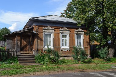 Eski küçük ahşap kır evi