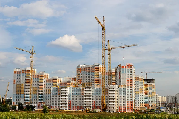 Construção de arranha-céus em construção — Fotografia de Stock