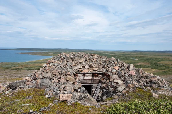 Ruins of a bunker from the Second World War in Arctic — Stock Photo, Image