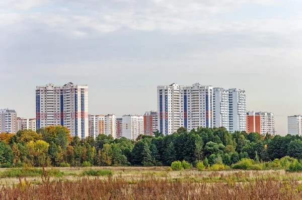 Новые современные спальные помещения в Московской области — стоковое фото